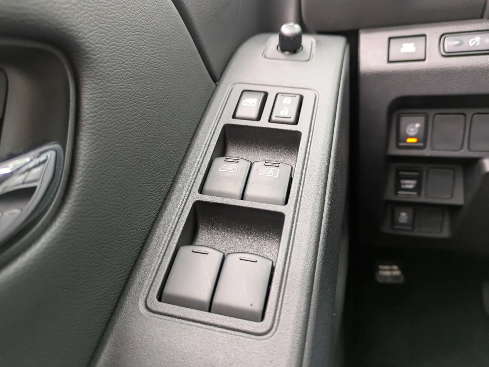2026 Nissan Frontier SV - Photo 24