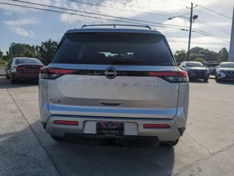 More photos of 2025 Nissan Pathfinder SL at Woody Folsom Nissan of Vidalia, GA