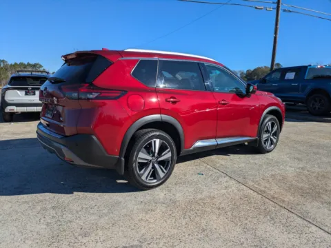 More photos of 2023 Nissan Rogue SL at Woody Folsom Nissan of Vidalia, GA
