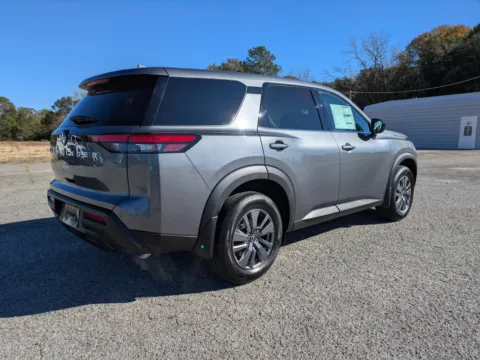 More photos of 2025 Nissan Pathfinder S at Woody Folsom Nissan of Vidalia, GA