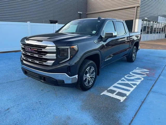 2024 GMC Sierra 1500 SLE's photo
