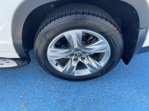 More photos of 2019 Toyota Highlander at Hixson Autoplex of Alexandria Ford, LA