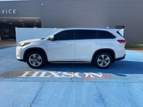 Photos of 2019 Toyota Highlander for sale in Alexandria, LA at Hixson Autoplex of Alexandria Ford