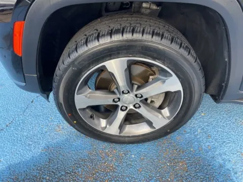 Another view of 2023 Jeep Grand Cherokee L Limited for sale in Alexandria, LA at Hixson Autoplex of Alexandria Ford