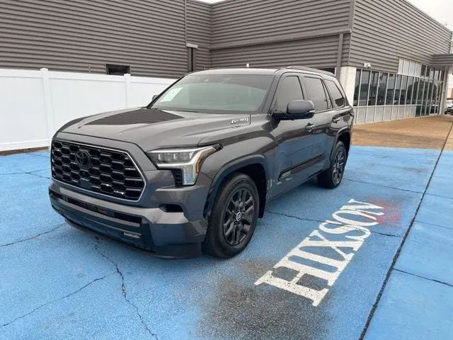 2024 Toyota Sequoia Platinum's photo