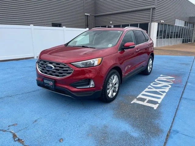 2022 Ford Edge Titanium's photo