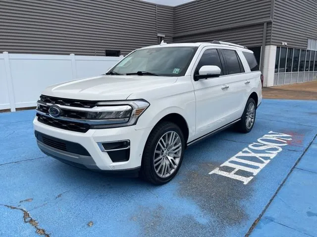 2022 Ford Expedition Limited's photo