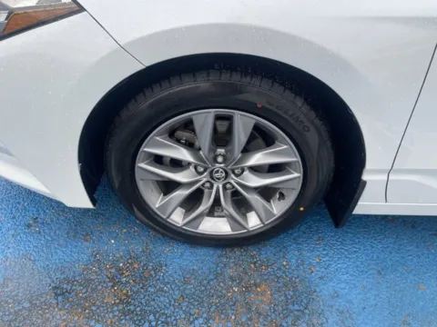 Another view of 2020 Toyota Avalon XLE for sale in Alexandria, LA at Hixson Autoplex of Alexandria Ford