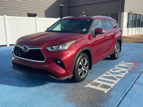 Red 2020 Toyota Highlander XLE for sale in Alexandria, LA