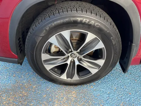 Another view of 2020 Toyota Highlander XLE for sale in Alexandria, LA at Hixson Autoplex of Alexandria Ford