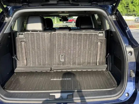 More photos of 2021 Toyota Highlander Limited at Jay Wolfe Toyota of West County, MO