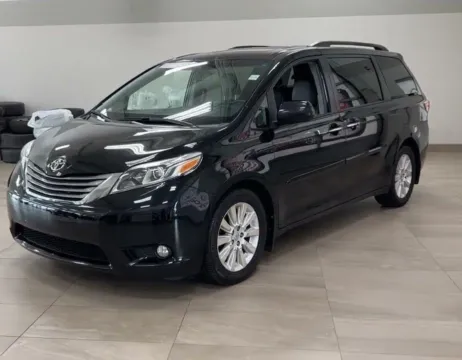 Black 2015 Toyota Sienna XLE for sale in Ballwin, MO