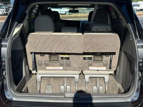 More photos of 2015 Toyota Sienna XLE at Jay Wolfe Toyota of West County, MO