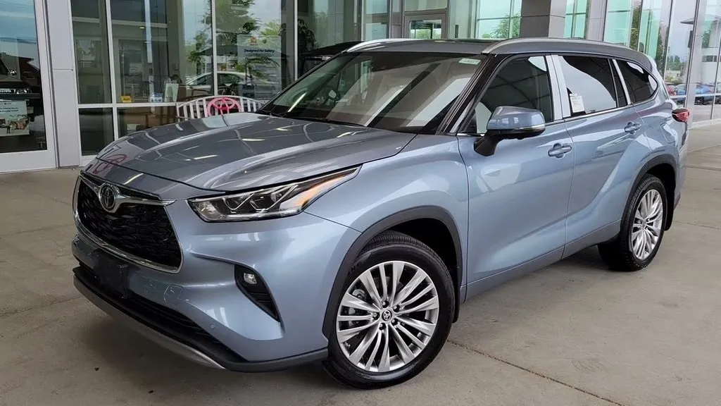 2023 Toyota Highlander Platinum for sale in Ballwin, MO