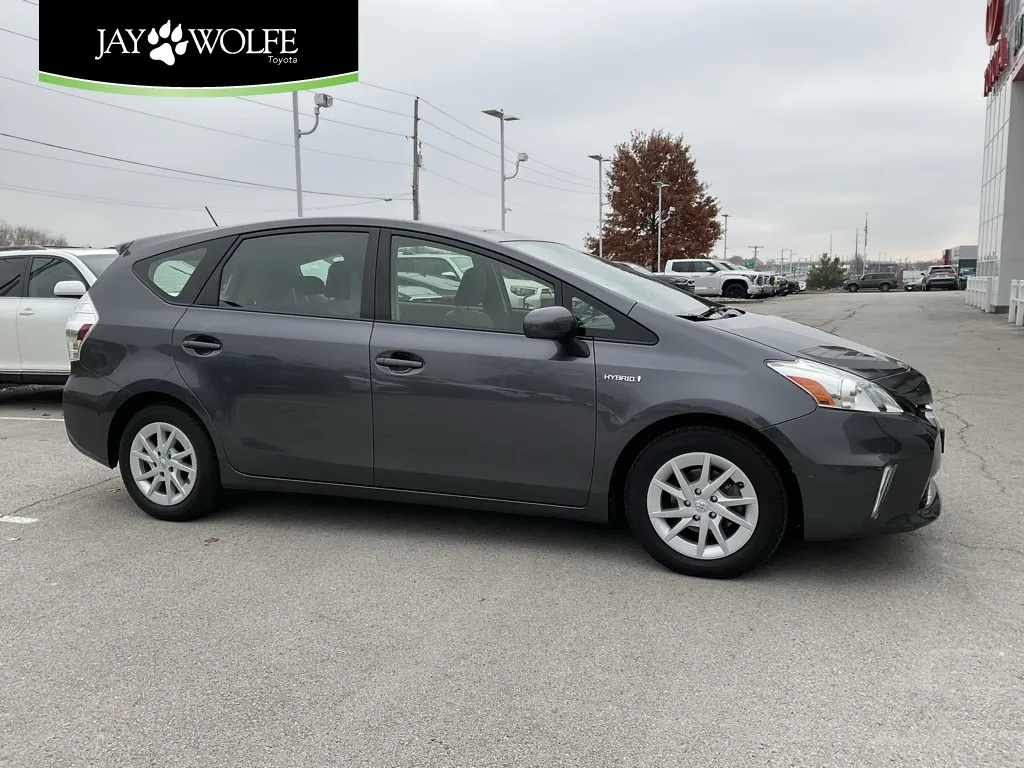Gray 2012 Toyota Prius v Two for sale in Kansas City, MO