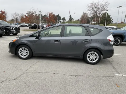 More photos of 2012 Toyota Prius v Two at Jay Wolfe Toyota, MO