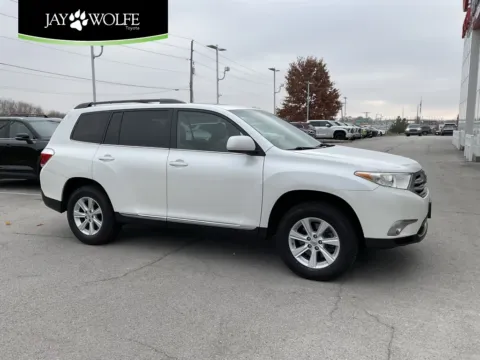 White 2012 Toyota Highlander SE for sale in Kansas City, MO