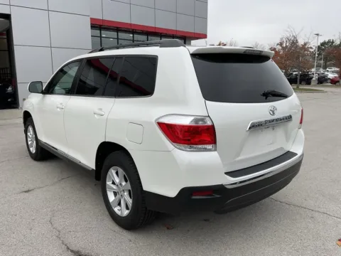 More photos of 2012 Toyota Highlander SE at Jay Wolfe Toyota, MO