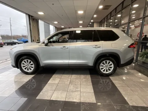 More photos of 2025 Toyota Grand Highlander XLE at Jay Wolfe Toyota, MO