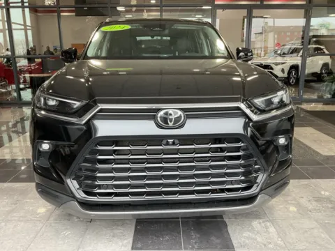 Photos of 2024 Toyota Grand Highlander Platinum for sale in Kansas City, MO at Jay Wolfe Toyota