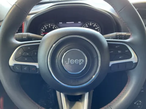 More photos of 2020 Jeep Renegade Trailhawk at Jay Wolfe Toyota, MO