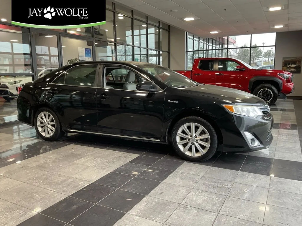 2013 Toyota Camry Hybrid XLE for sale in Kansas City, MO