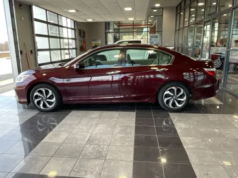 More photos of 2017 Honda Accord EX-L at Jay Wolfe Toyota, MO