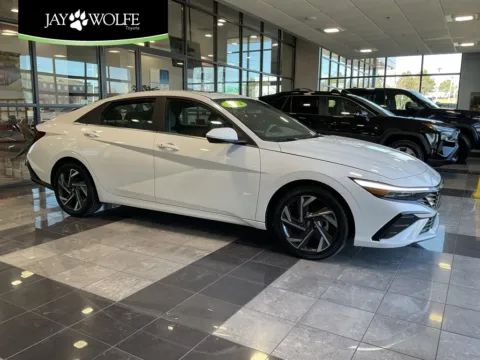 White 2024 Hyundai Elantra SEL for sale in Kansas City, MO