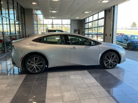More photos of 2023 Toyota Prius XLE at Jay Wolfe Toyota, MO