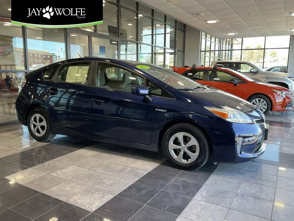 Blue 2015 Toyota Prius Three for sale in Kansas City, MO