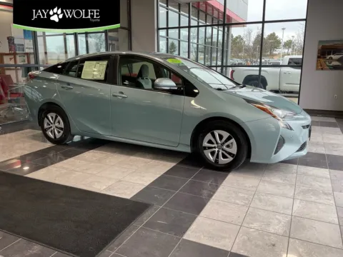 Blue 2017 Toyota Prius Three for sale in Kansas City, MO