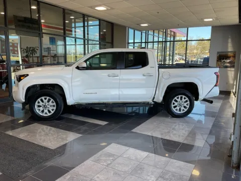 More photos of 2024 Toyota Tacoma SR5 at Jay Wolfe Toyota, MO