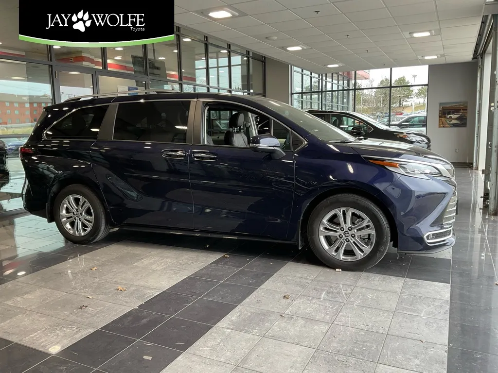 2022 Toyota Sienna Platinum for sale in Kansas City, MO