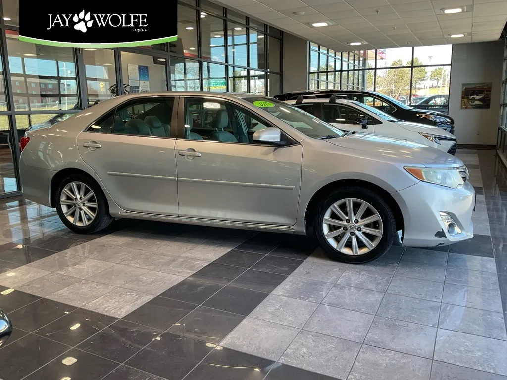 Silver 2012 Toyota Camry XLE for sale in Kansas City, MO
