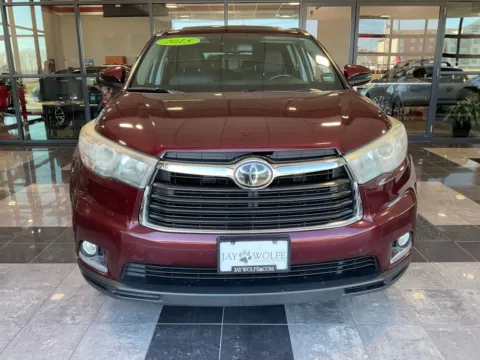 Photos of 2015 Toyota Highlander Limited Platinum V6 for sale in Kansas City, MO at Jay Wolfe Toyota