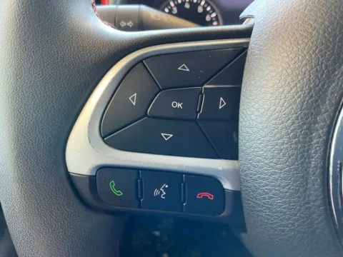 More photos of 2020 Jeep Renegade Trailhawk at Jay Wolfe Toyota, MO