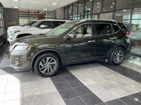 Another view of 2016 Nissan Rogue SL for sale in Kansas City, MO at Jay Wolfe Toyota
