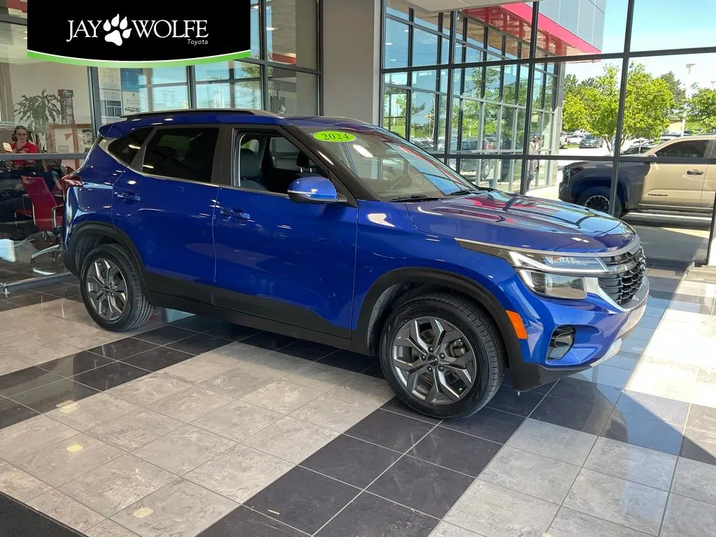 Blue 2024 Kia Seltos S for sale in Kansas City, MO