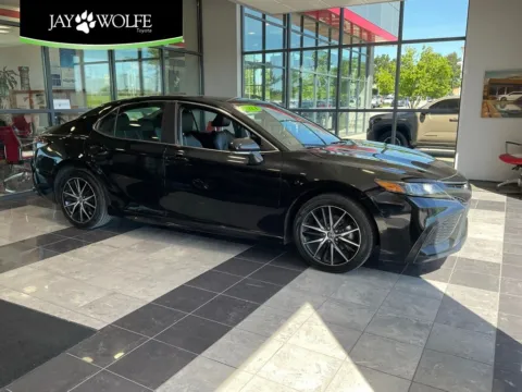 Black 2024 Toyota Camry SE for sale in Kansas City, MO