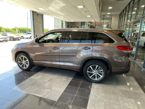 Another view of 2017 Toyota Highlander XLE for sale in Kansas City, MO at Jay Wolfe Toyota