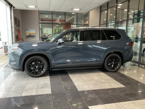 Another view of 2025 Toyota Grand Highlander Platinum for sale in Kansas City, MO at Jay Wolfe Toyota