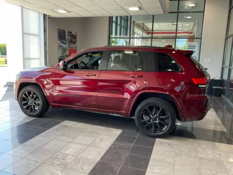 More photos of 2020 Jeep Grand Cherokee Altitude at Jay Wolfe Toyota, MO