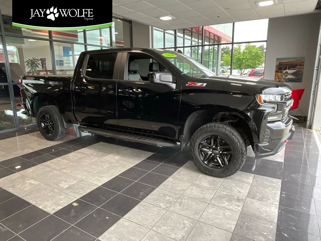 Black 2020 Chevrolet Silverado 1500 LT Trail Boss for sale in Kansas City, MO