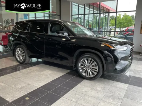 Black 2023 Toyota Highlander Platinum for sale in Kansas City, MO