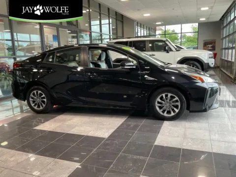 Black 2020 Toyota Prius Limited for sale in Kansas City, MO