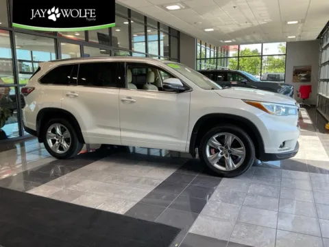 White 2015 Toyota Highlander Limited for sale in Kansas City, MO