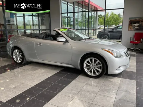 Silver 2011 INFINITI G37 for sale in Kansas City, MO