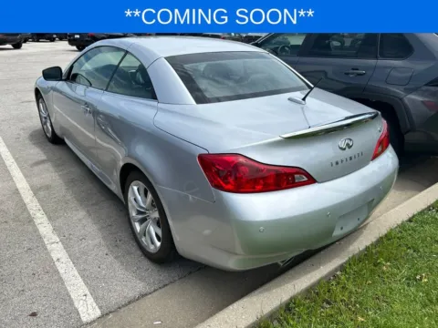 More photos of 2011 INFINITI G37 at Jay Wolfe Toyota, MO