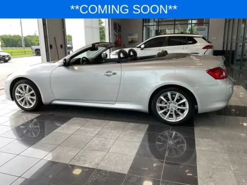 More photos of 2011 INFINITI G37 at Jay Wolfe Toyota, MO