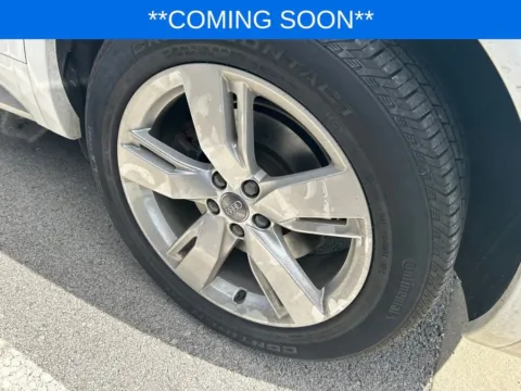 More photos of 2019 Audi Q5 2.0T Prestige at Jay Wolfe Toyota, MO